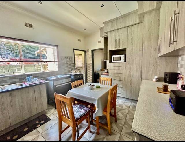 3 BEDROOM HOUSE FOR SALE IN VANDERBIJLPARK CE 1